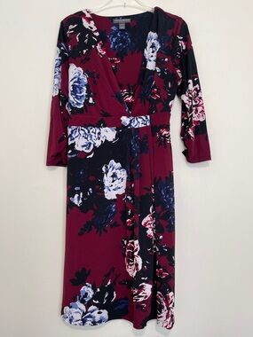 A Pea in the Pod Red Floral Maternity Dress size S